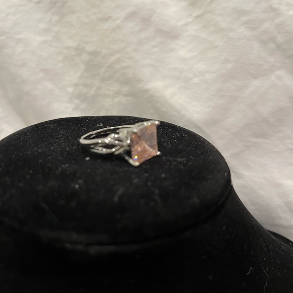 Pink crystal ring - Picture 2 of 2
